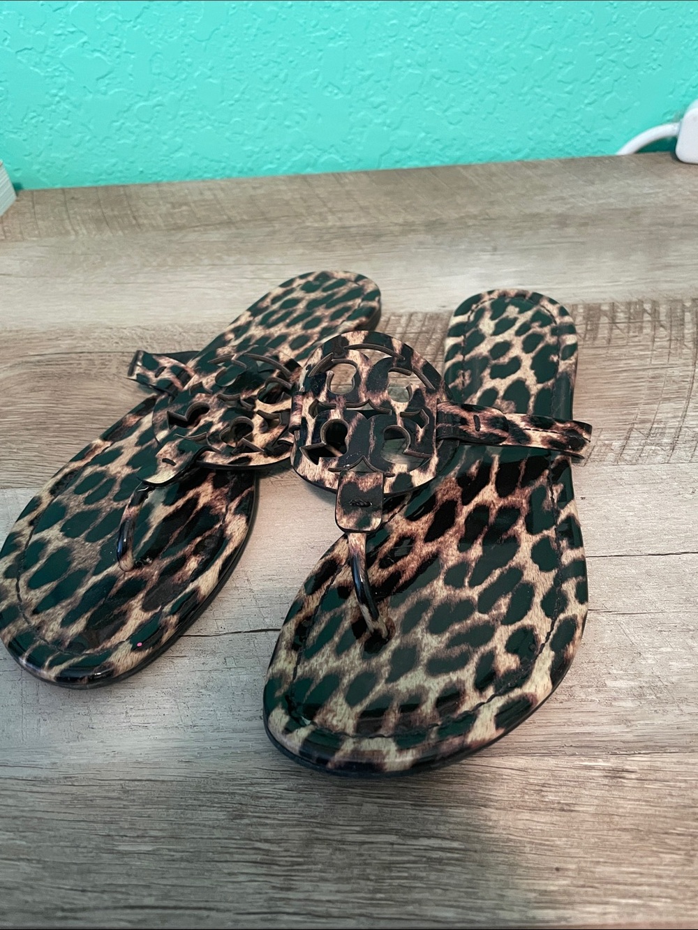 Tory Burch Patent Leopard Print Women's Thong Sandals - Brown/Black